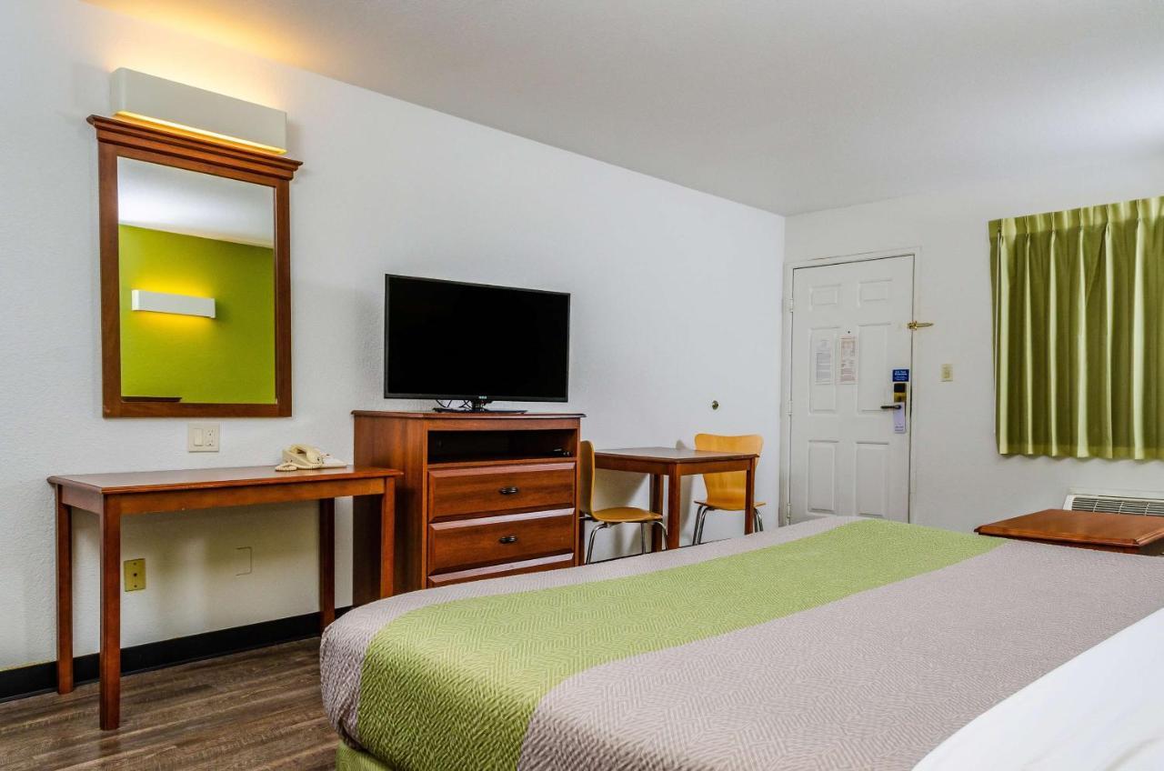 Motel 6 Oakdale, Ca Экстерьер фото