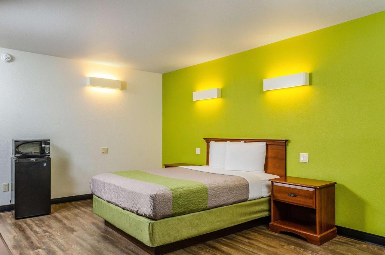 Motel 6 Oakdale, Ca Экстерьер фото